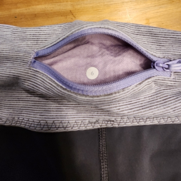 (6) lululemon Run: Full Tilt Tights Coal and Lavender wee stripe - Picture 5 of 5